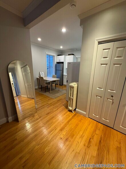 Building Photo - 1576 Cambridge St