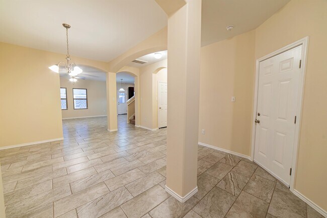 Building Photo - 3305 Charolais Dr