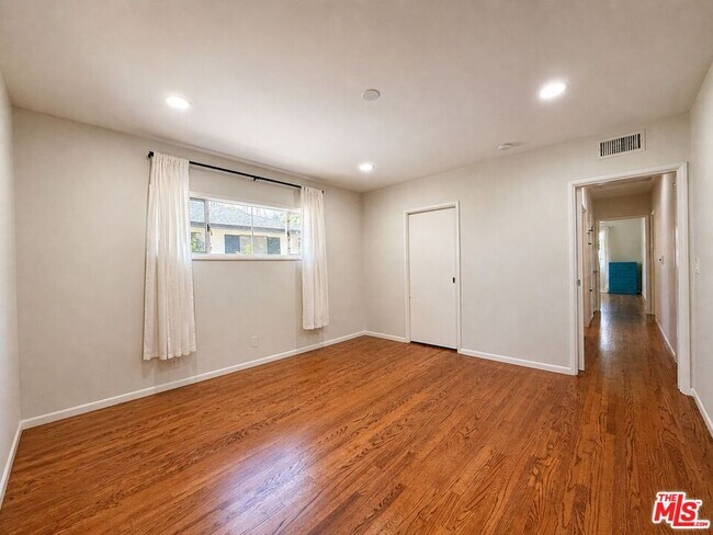 Building Photo - 1796 E Mendocino St