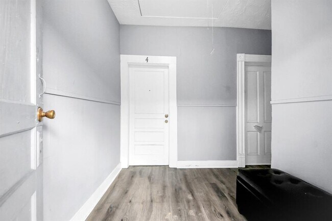 Building Photo - 2502 Saltus St