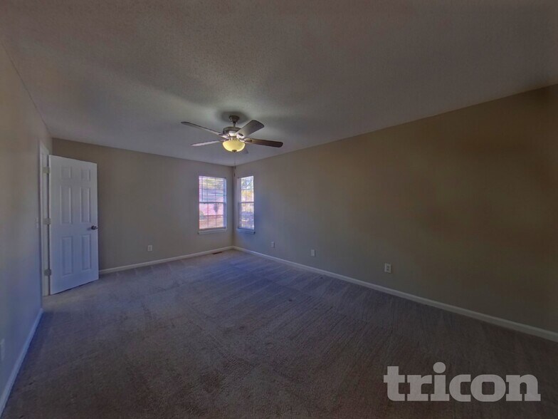 Building Photo - 104 Kells Dr