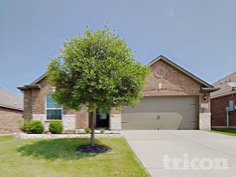 Building Photo - 2312 Redbud Dr