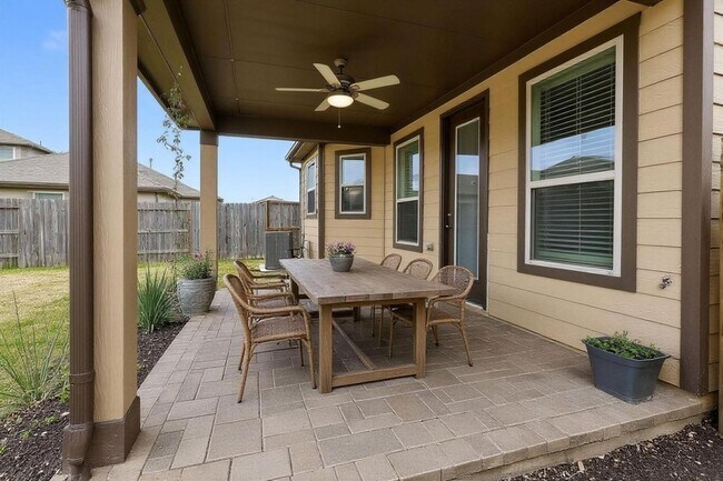 Building Photo - 3322 Nila Crk Dr