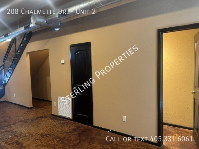 Building Photo - 208 Chalmette Dr