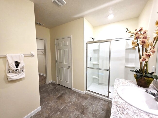 Building Photo - 6580 Canterbridge Dr