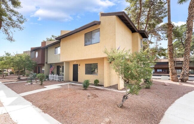 Building Photo - 200 Bel Port Dr