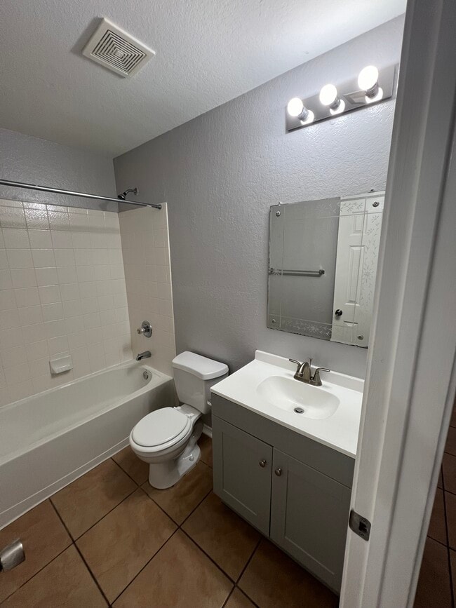 Building Photo - 3734 Candleglenn