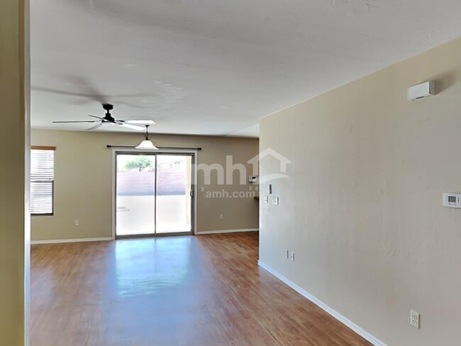 Building Photo - 8530 E Pena Blanca Dr