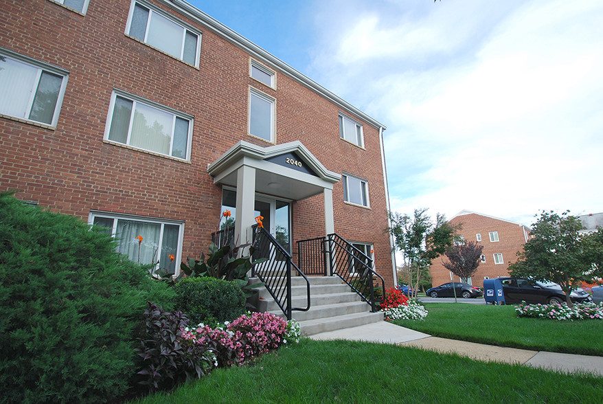 Building Photo - Dorchester Apartments