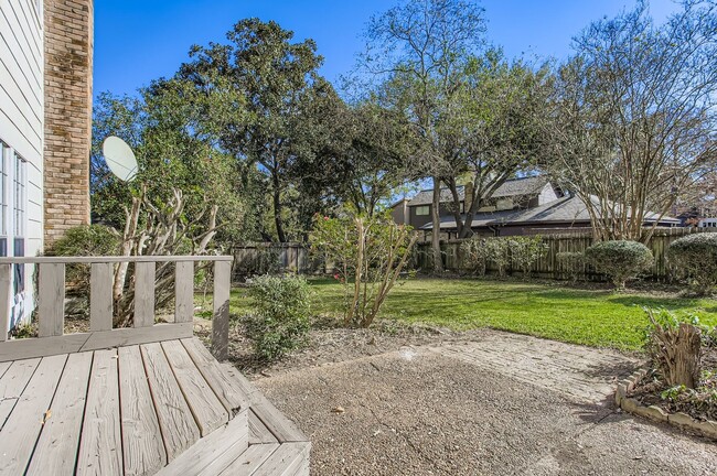 Building Photo - 8518 Rebawood Dr