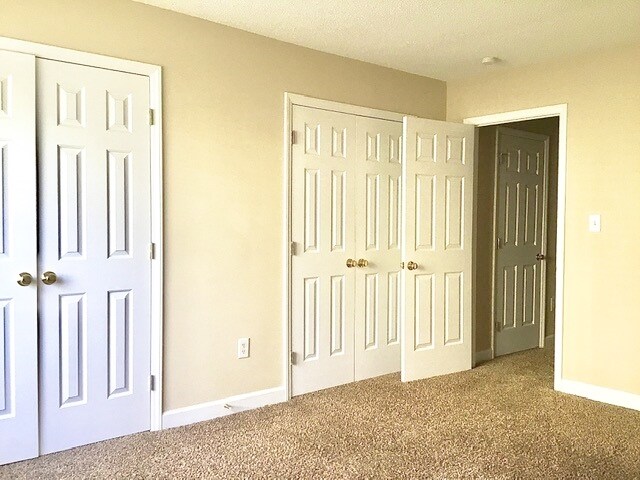 Building Photo - 4304 Southern Oak Dr