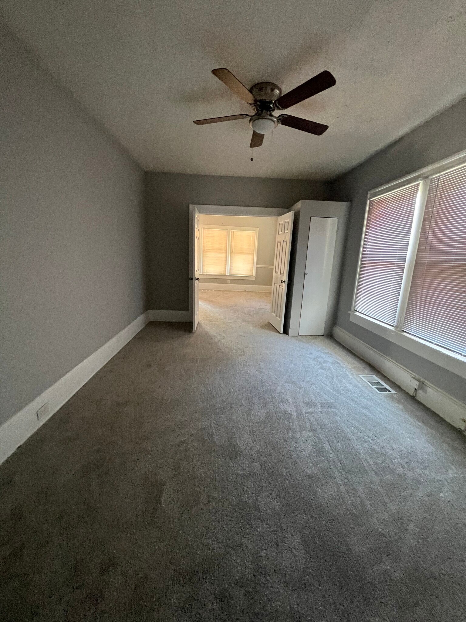 Building Photo - 3034 E Point St