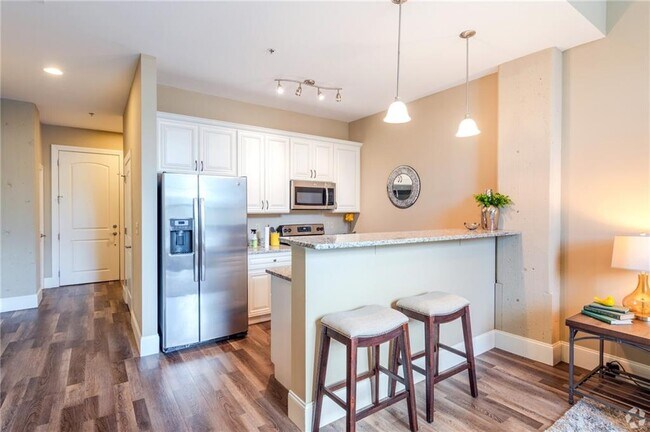 Building Photo - 12 Valley St