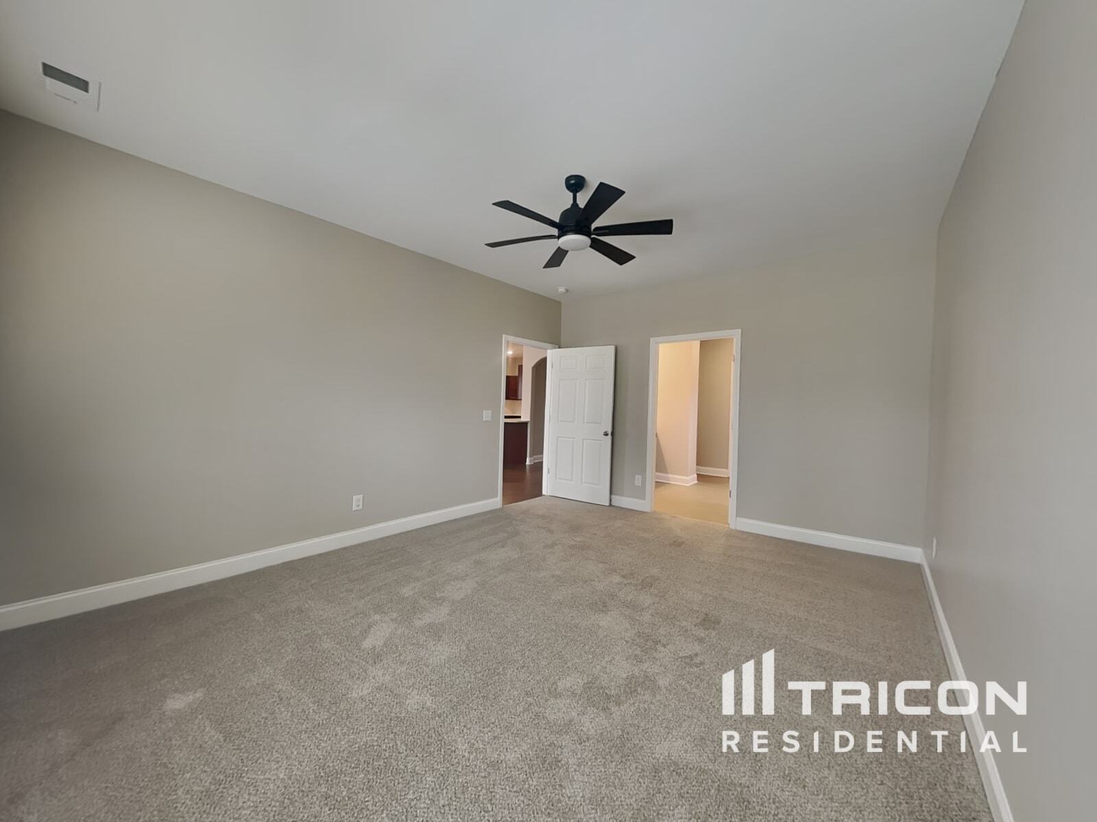 Building Photo - 1013 Wickshire Dr