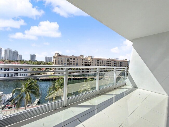 Building Photo - 2950 NE 188th St