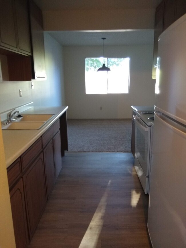 Building Photo - 1960 S Dora St