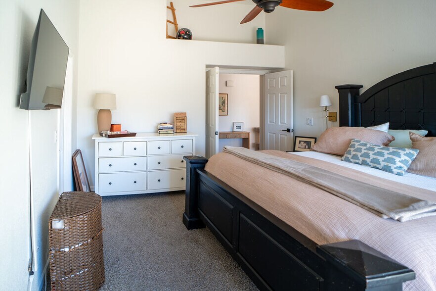 Building Photo - 1721 W Jupiter Way