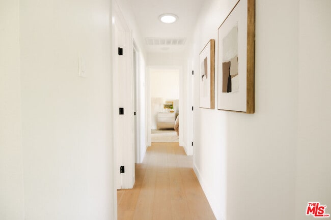 Building Photo - 15701 Ludlow St