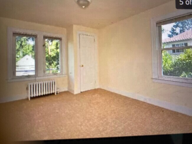 Building Photo - 58 Hicks Ln