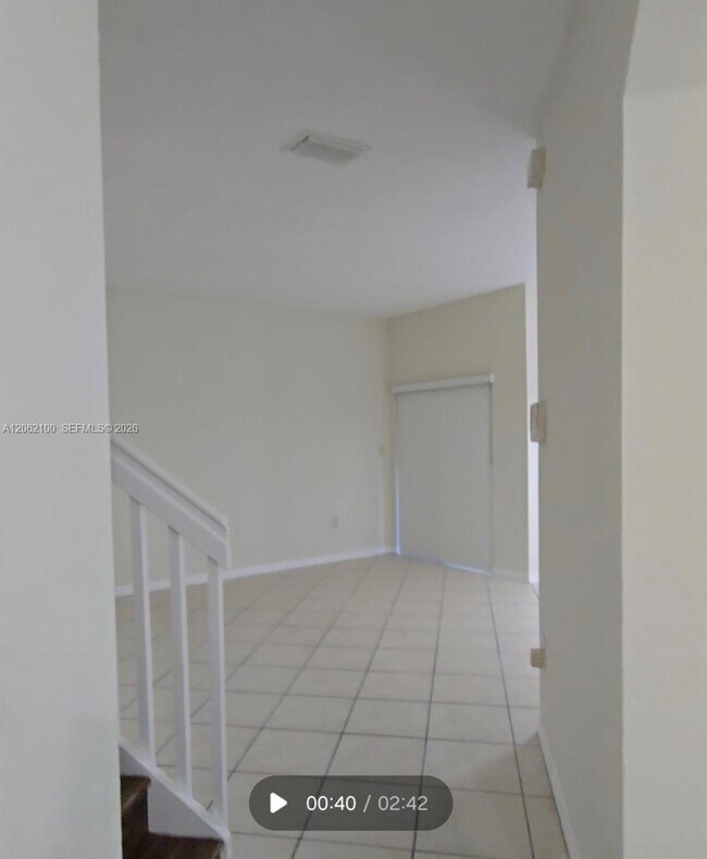 Building Photo - 4917 SW 141st Ave