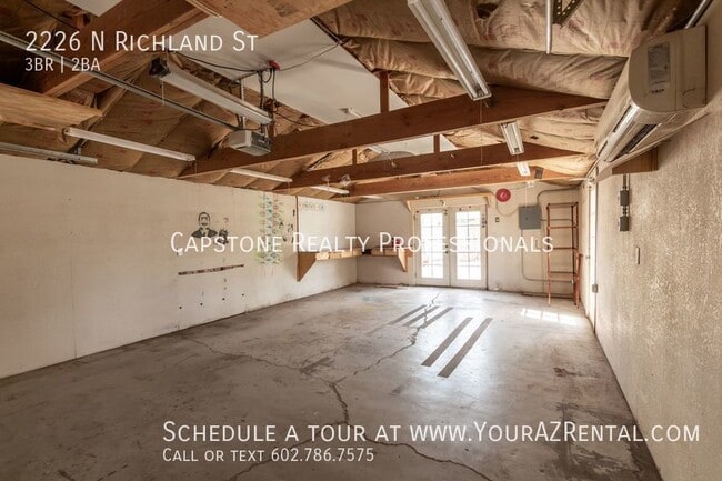 Building Photo - 2226 N Richland St