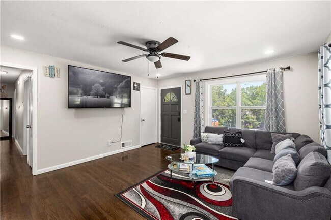 Building Photo - 4317 Brookside Dr