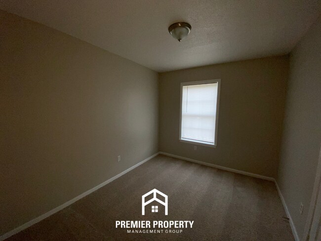 Building Photo - 4155 Windermere Rd