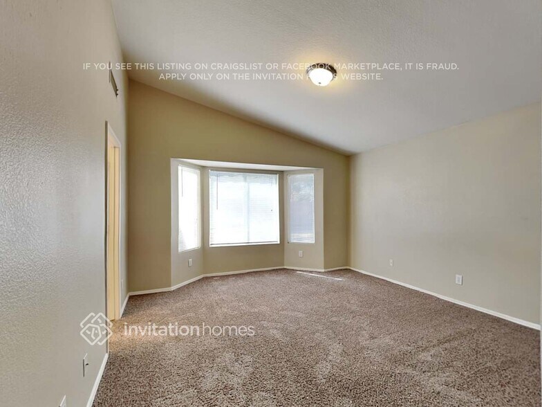 Building Photo - 2542 N 124th Dr