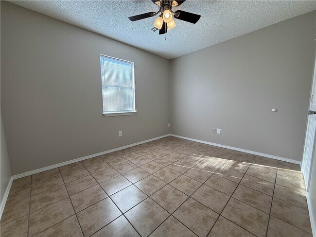 Building Photo - 1214 NE Monroe St