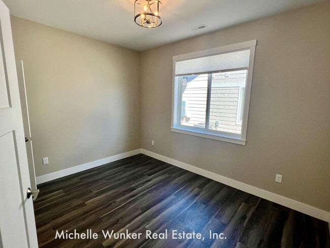 Building Photo - 6330 Beckville ln