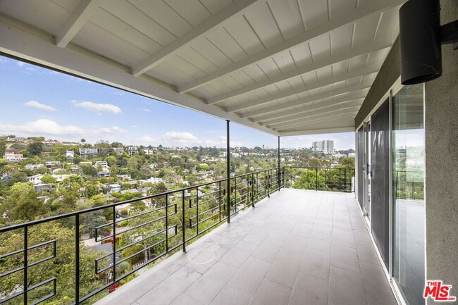 Building Photo - 350 Chautauqua Blvd