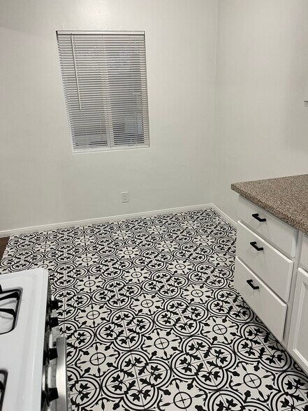 Building Photo - 207 Sheldon St