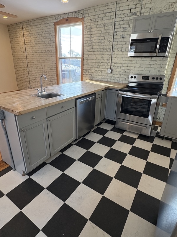 Building Photo - 3 102nd St