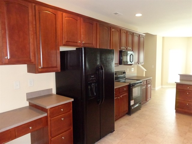 Building Photo - 2545 Thomasson Place Cir