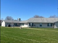 Building Photo - 745 Streeter Dr