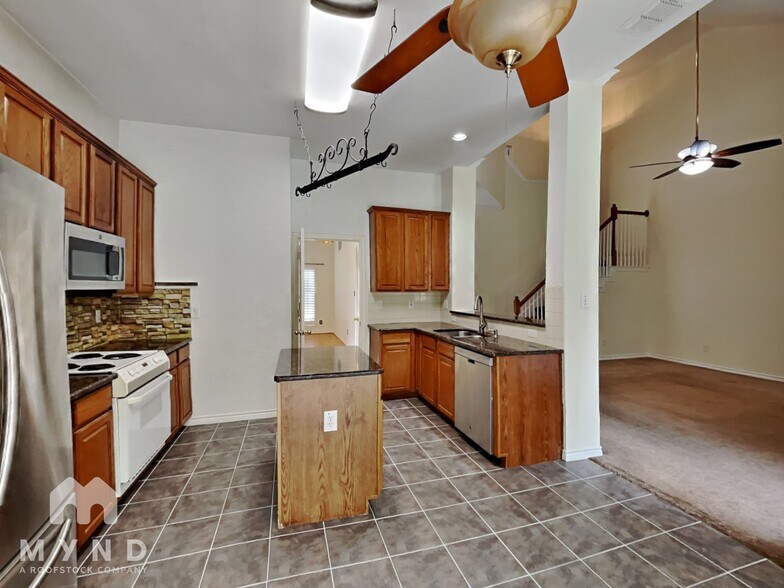 Building Photo - 2305 Leafy Glen Ct