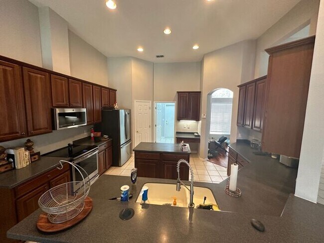 Building Photo - Beautiful 4 Bed 3 Bath Home in Sanford!