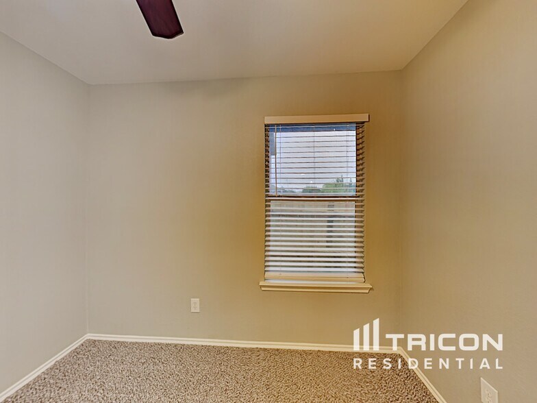 Building Photo - 626 Chapman Dr