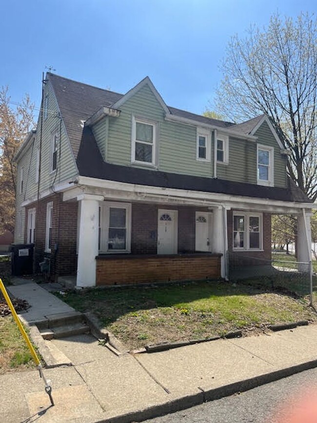 Primary Photo - 3br Home for rent in Bethlehem, PA