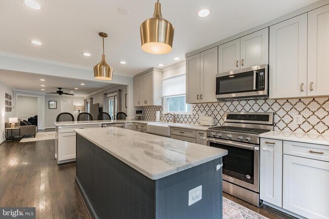Building Photo - 9911 Barnsbury Ct