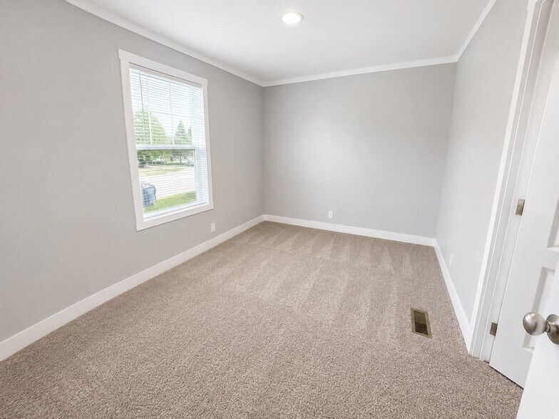 Building Photo - 4512 Spruce Ct