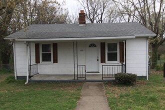 Building Photo - 2 Bedroom Pet Friendly Home For Rent!