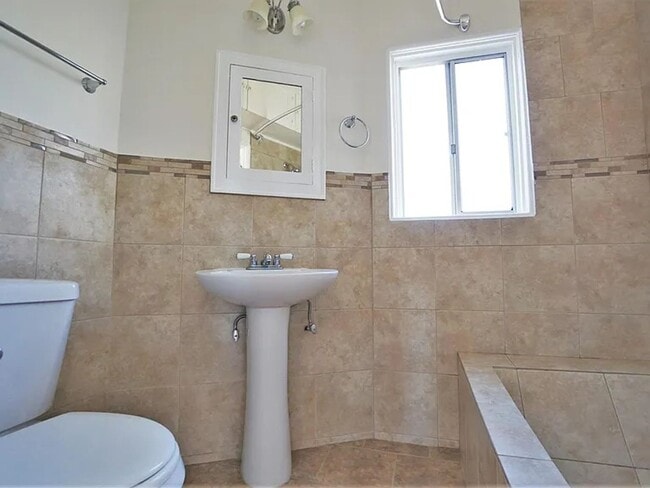 Building Photo - 1802 Meade Ave