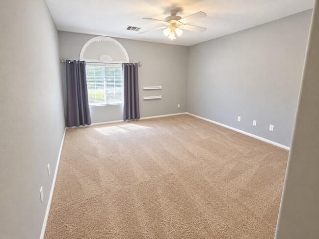 Building Photo - 994 Courtney Valley St