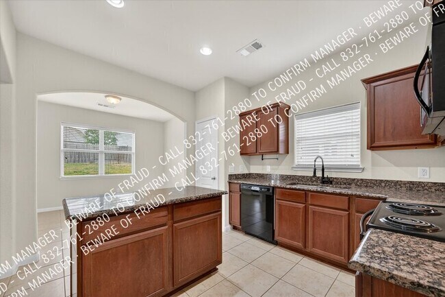 Building Photo - 2126 Redbud Dr