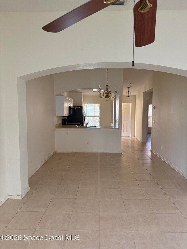 Building Photo - 950 Luminary Cir