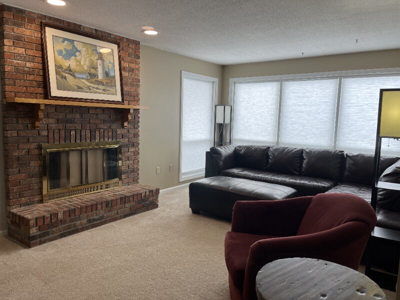 Building Photo - 559 Malletts Bay Ave