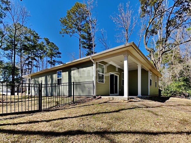 Building Photo - 226 Swan Dr
