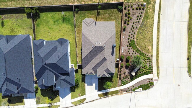 Building Photo - 7427 Compass Dr