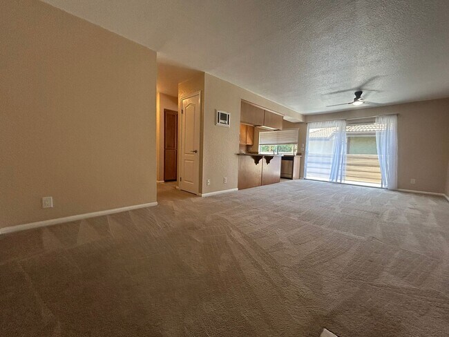 Building Photo - 615 Fredricks Ave